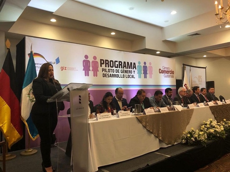 Evento de una iniciativa para la justicia de género de la Cámara de Comercio de Guatemala.