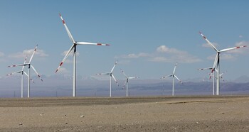 Gewinnung erneuerbarer Energie durch Windräder © GIZ / Thomas Imo/photothek.net