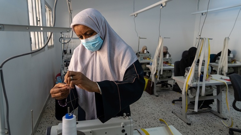 Sewing courses at a development and training centre for women in Hay Al-Andalus, Photo: GIZ