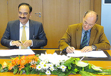 Mr Rajesh Kumar Khullar, Joint Secretary, Department of Economic Affairs (DEA), Ministry of Finance, Government of India and Dr. Wolfram Klein, Head of Division South Asia in the BMZ