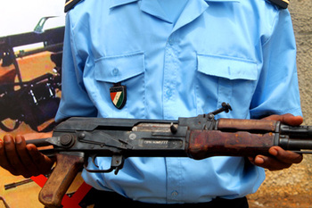 Côte d’Ivoire. Marking weapons of the general staff, May 2013. © GIZ