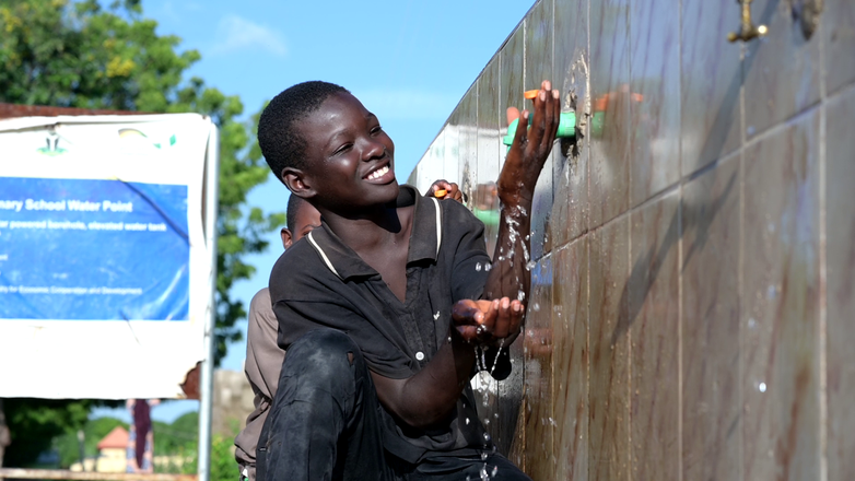 giz-IMAGE-2022-children-water