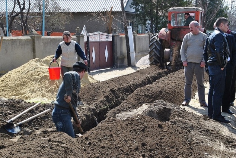 gizIMAGE_construction-workers-moldau