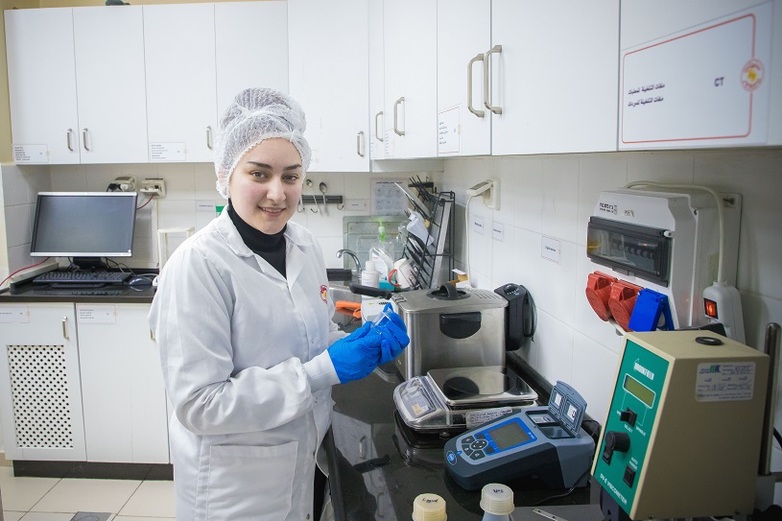 Engineering management student at a test lab for quality assurance. (Photo: GIZ) 