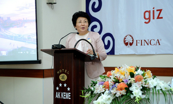 Central Asia. Former President of Kyrgyzstan, Rosa Otunbaeva at the Central Asian Microfinance Fair 2011. © GIZ