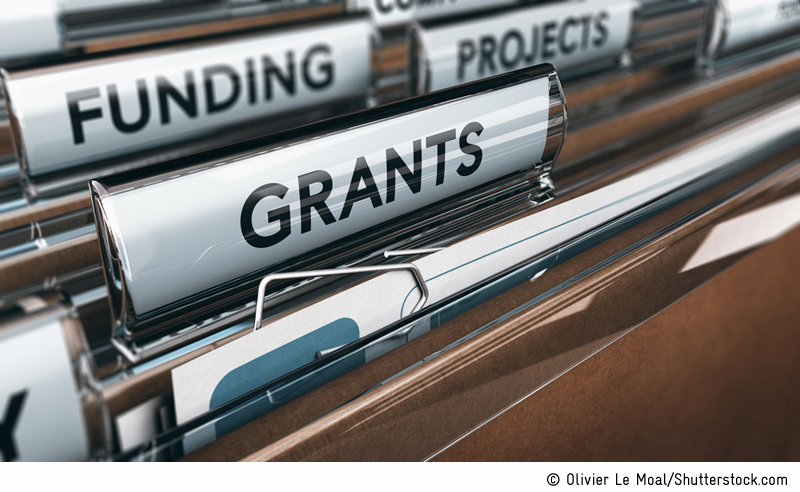 Hängemappen mit Beschriftungsschildchen: Grants, Funding, Projects